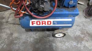 lot 40 image: Ford Portable Air Compressor