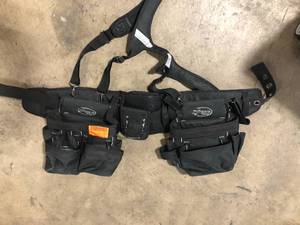 lot 39 image: DEAD ON TOOLS  Journeymans Framers 2 Pouch Tool Storage Suspension Rig with Suspenders in Black Customer Returns See Pictures