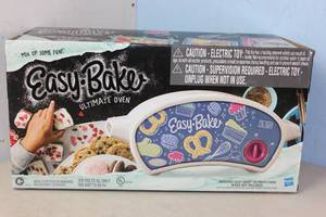 lot 101 image: NEW - EasyBake F0137000 Creative Baking Toy