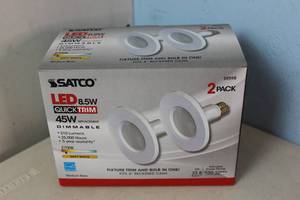 lot 69 image: NEW - Satco 45W Equivalent LED 8.5W Quick Trim Light Bulb - 2 Pk 045923095986 MSRP $17.99