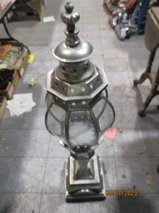 lot 49 image: Decorative lamp
