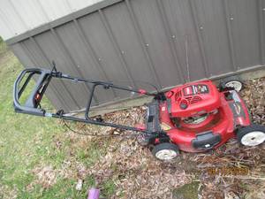 lot 51 image: propelled gas lawnmower