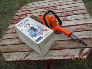 lot 58 image: electric 16 hedge Trimmer