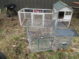 lot 63 image: Outdoor elevated animal house