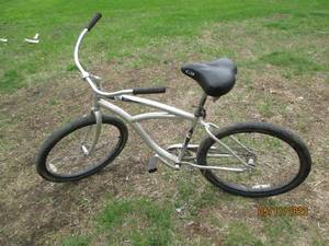 lot 68 image: Trek Classic rental bike