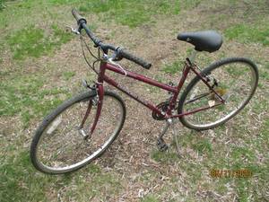 lot 83 image: Diamond Back approach bike.