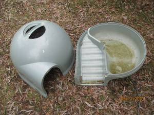 lot 89 image: Booda clean step cat litter box.
