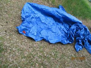 lot 90 image: Very large blue tarp