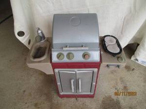 lot 404 image: Little Tikes play grill set...