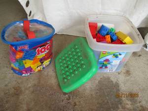 lot 405 image: 2 Containers of large Legos...