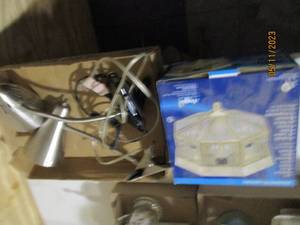 lot 434 image: assorted light fixtures...
