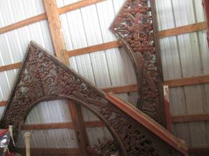 lot 162 image: Large Wood Oriental Design Trim...