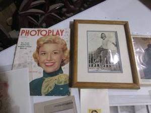 lot 204 image: Signed Collectibles - Doris Day - B...