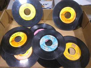 lot 507 image: Beatles and British Invasion 45s...