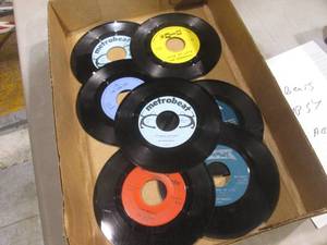 lot 509 image: Vintage 45s Including Underbeats, ...