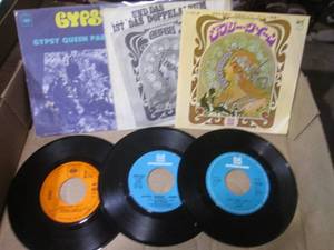 lot 522 image: Gypsy 45s and Sleeves...