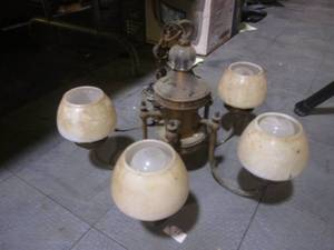 lot 27 image: Vintage chandelier 5 bulbs