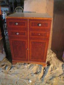 lot 108 image: Vintage Empty Wood Electronics Cabi...