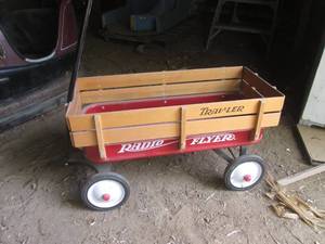 lot 137 image: Radio Flyer Wagon with Trav-ler Woo...