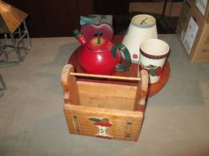 lot 208 image: Tabletop Lazy Susan plus