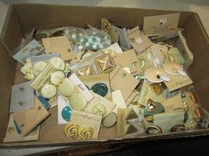 lot 288 image: Flat of assorted pierced earring se...