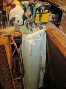 lot 292 image: Vintage blue and white golf bag wit...