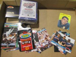 lot 306 image: New and open packaged assortment of...