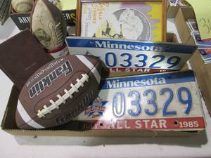 lot 309 image: 1985 MN Twins All-Star collector li...