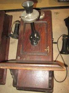 lot 368 image: Vintage Wood encased Kellogg wall m...