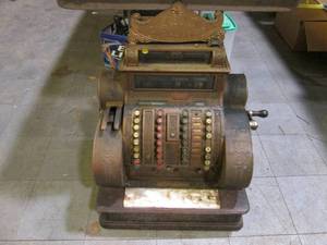 lot 20 image: Beautiful Antique National register.