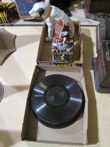 lot 473 image: RCA dog statue with Christmas music...