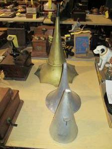 lot 474 image: Set of 3 phonograph horn loudspeake...