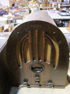 lot 484 image: Philoco Brand tube radio. Great con...