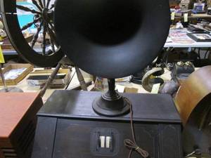 lot 485 image: RCA Radiola 28 super heterodyne rad...