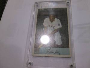 lot 23 image: Willie Mays Giants card number 89