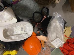 lot 605 image: Large lot of Halloween items