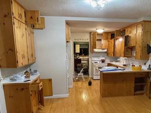 lot 155 image: SET OF KITCHEN CABINETS, CAREFULLYL REMOVED AND INTACT