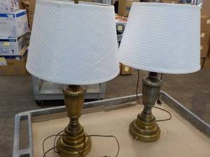lot 60 image: Set of 2 Table Lamps 28 High...