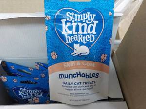 lot 83 image: Case of Simply Kind Hearted Skin an...