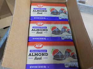 lot 89 image: 12 - 20 oz Trays IGA Chocolate Almo...