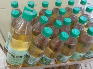 lot 94 image: 24 Pack Seagrams Ginger Ale...