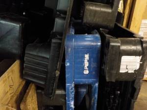 lot 116 image: 4 Plastic Pallets...
