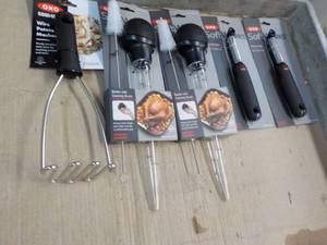 lot 139 image: 5 OXO Kitchen Products...