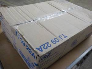 lot 180 image: 12 Tork Jumbo Bath Tissue Rolls, 1 ...