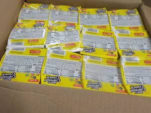 lot 270 image: 96 - 1 oz Bowls Berry Colossal Crun...