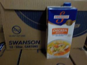 lot 274 image: 12 - 32 oz Ctns Swansons Chicken B...