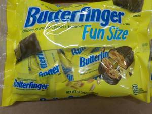lot 330 image: 6 - 10.2 oz Bags Butterfinger Fun S...