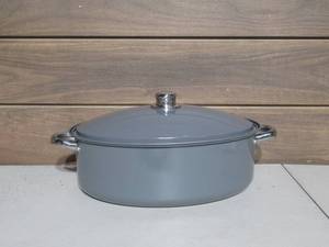 lot 38 image: Graphite Oval Roaster