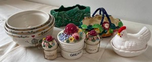 Assorted Kitchen Decor, Thomson Pottery Mixing Bowls