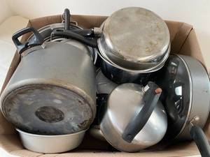 Assorted Kitchen Cookware Lot 1